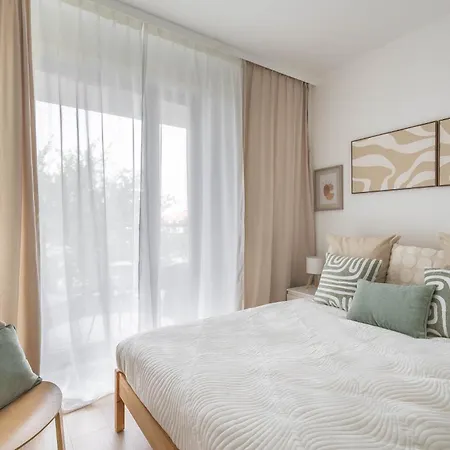 Apartment Quiet Near Center & Airport - Balcony, Fast Wi-fi Warschau