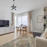 Quiet Near Center & Airport - Balcony, Fast Wi-fi Apartment