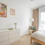 Apartamento Quiet Near Center & Airport - Balcony, Fast Wi-fi *