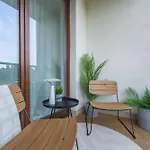 Quiet Near Center & Airport - Balcony, Fast Wi-fi Apartamento Varsovia