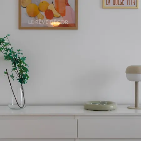 Quiet Apartment Near City Center & Airport - Balcony, Fast Wi-Fi Lejlighed Warszawa