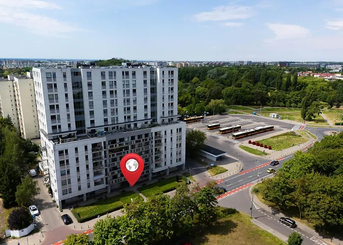 Quiet Near Center & Airport - Balcony, Fast Wi-fi Daire