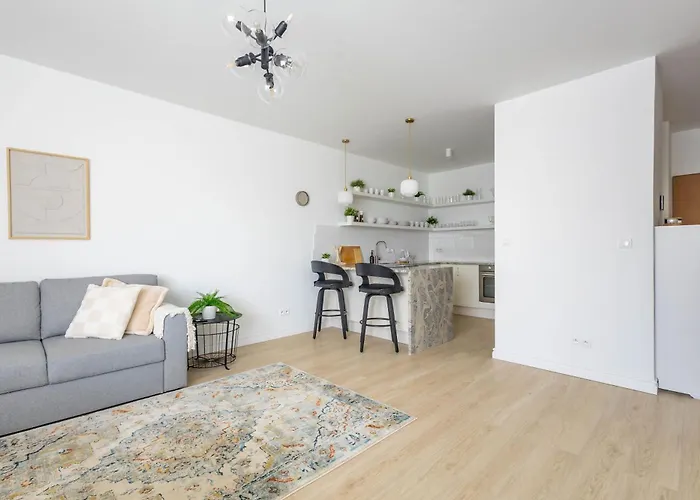 Quiet Near Center & Airport - Balcony, Fast Wi-fi Daire Varşova