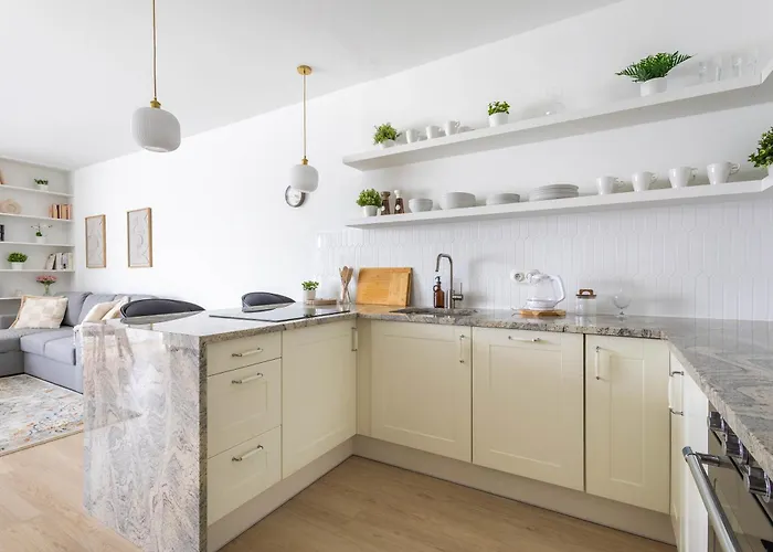 Daire Quiet Near Center & Airport - Balcony, Fast Wi-fi