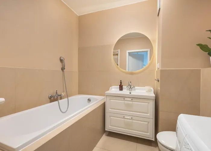 Daire Quiet Near Center & Airport - Balcony, Fast Wi-fi