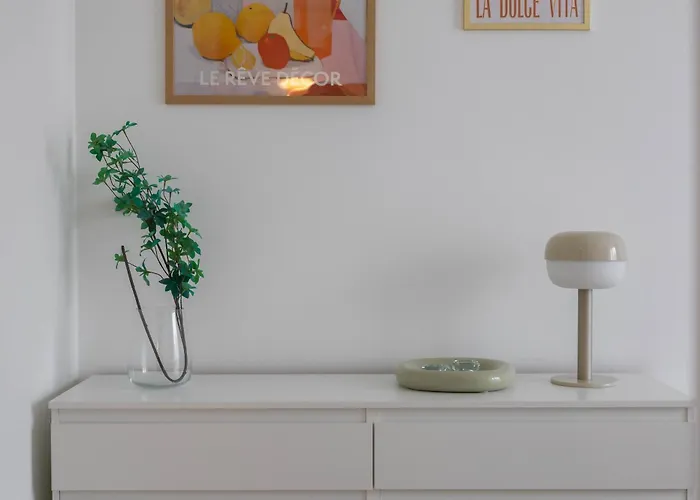 Quiet Near Center & Airport - Balcony, Fast Wi-fi Apartment Warsaw