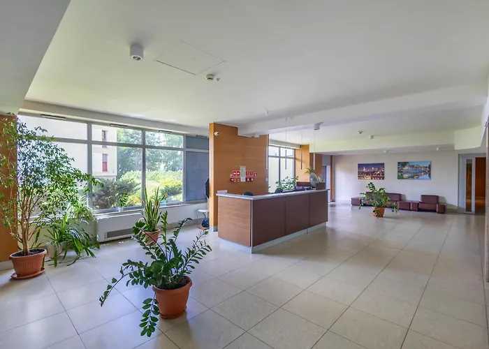 Quiet Near Center & Airport - Balcony, Fast Wi-fi * Varşova