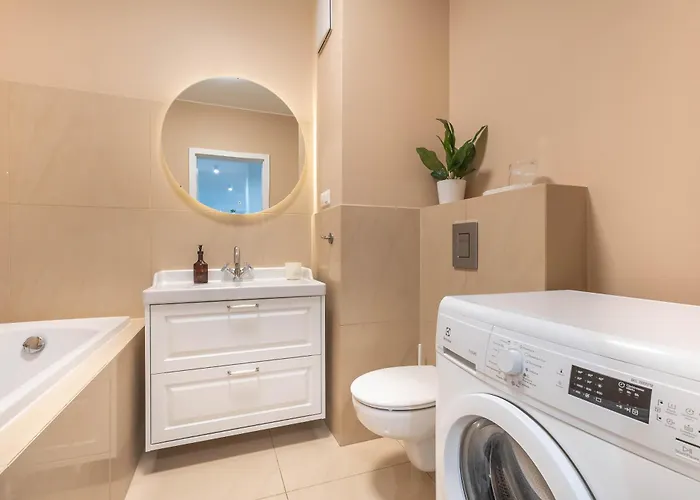 Daire Quiet Near Center & Airport - Balcony, Fast Wi-fi Varşova