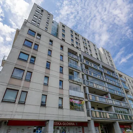 Quiet Near Center & Airport - Balcony, Fast Wi-fi *