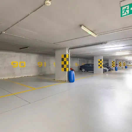 Apartamento Quiet Apartment Near City Center & Airport - Balcony, Fast Wi-Fi Varsovia